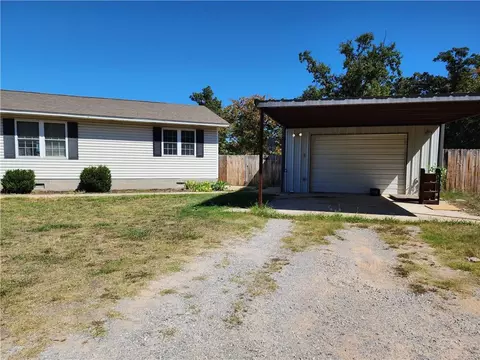 550 S Arena Rd, Mcloud, OK 74851 photo 3