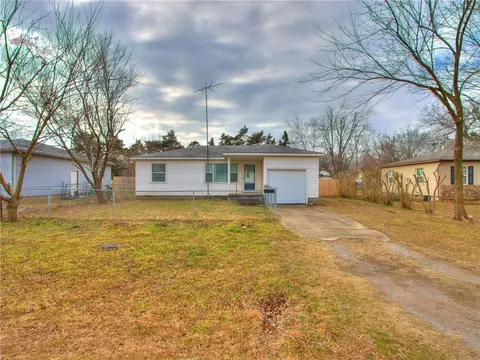 614 E Washington St, Tecumseh, OK 74873 photo 3