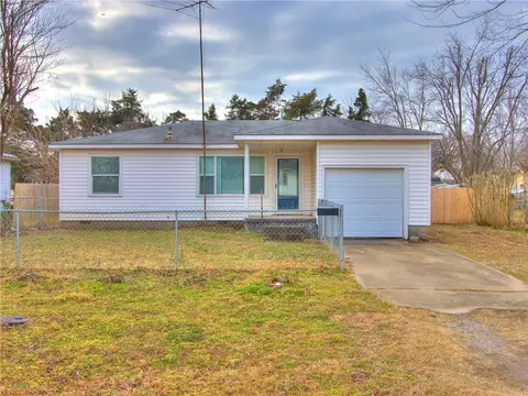 614 E Washington St, Tecumseh, OK 74873 photo 1
