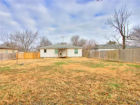 614 E Washington St, Tecumseh, OK 74873 photo 5