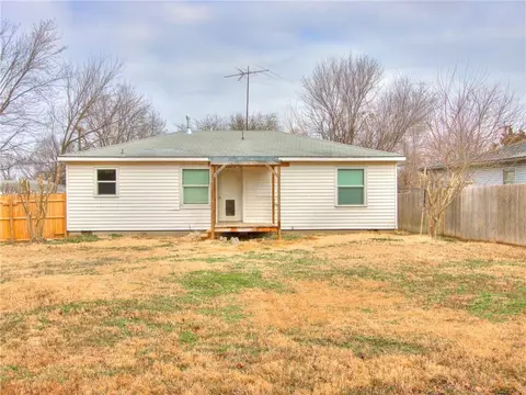 614 E Washington St, Tecumseh, OK 74873 photo 6