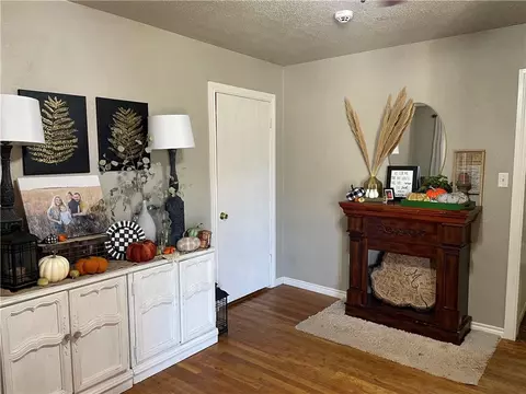 907 Loyadell St, Altus, OK 73521 photo 4