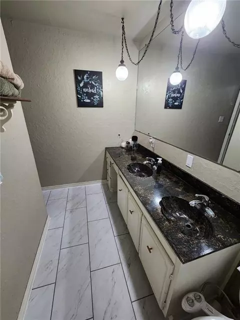 907 Loyadell St, Altus, OK 73521 photo 33