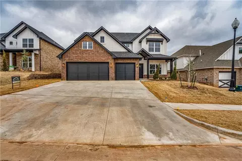 8133 Jenny Ln, Edmond, OK 73034