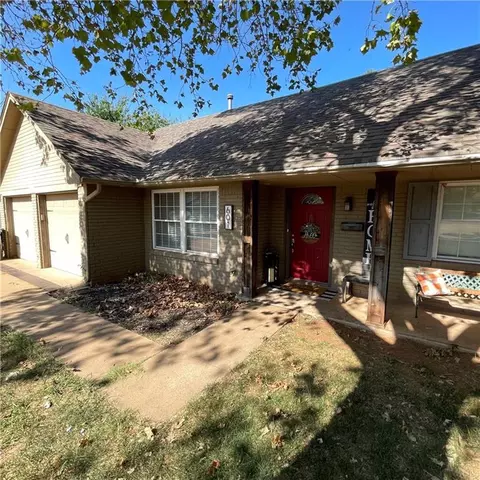 601 E 26th St, Edmond, OK 73013 photo 3