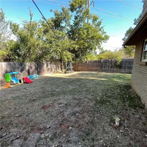 601 E 26th St, Edmond, OK 73013 photo 27