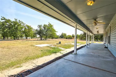 13815 S Quiet Cv, Mcloud, OK 74851 photo 5