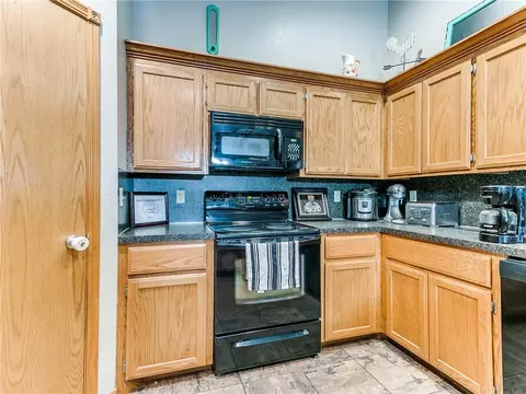 101 Tracye Dr, Mcloud, OK 74851 photo 6