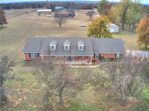 101 Tracye Dr, Mcloud, OK 74851 photo 1