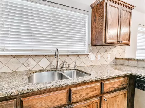 4213 Syracuse St, Moore, OK 73160 photo 19