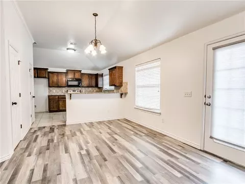 4213 Syracuse St, Moore, OK 73160 photo 14