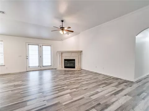4213 Syracuse St, Moore, OK 73160 photo 10