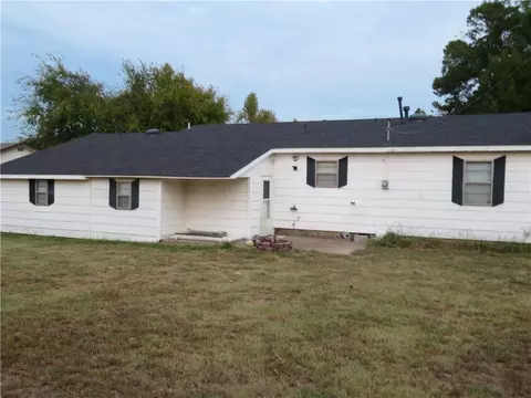 235 S 8th St, Mcloud, OK 74851 photo 3