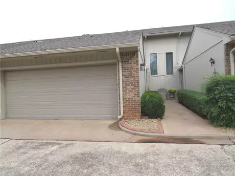 1007 Cardinal Ct #10, Clinton, OK 73601