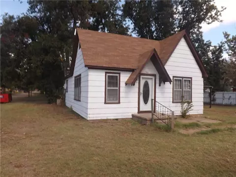 700 E Rosser St, Tipton, OK 73570 photo 1