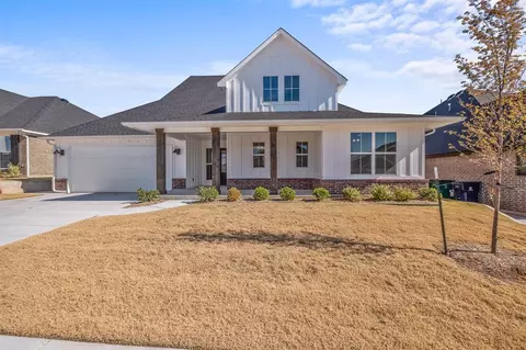 16000 Flint Dr, Moore, OK 73170