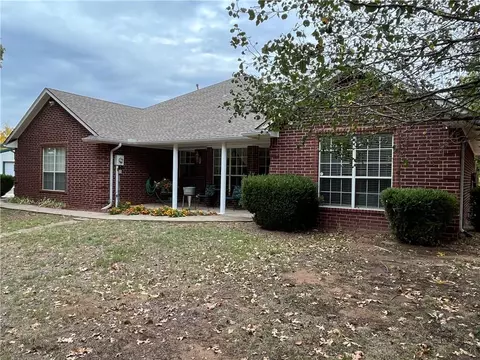 107 Lakeridge Dr, Mcloud, OK 74851 photo 2