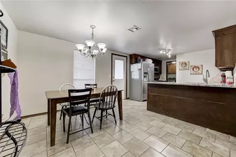 1811 SW 20th St, Moore, OK 73170 photo 10