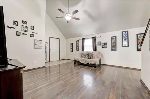 1811 SW 20th St, Moore, OK 73170 photo 8