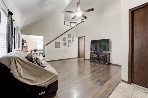1811 SW 20th St, Moore, OK 73170 photo 6