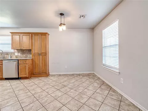 629 E Juniper Ln, Mustang, OK 73064 photo 10
