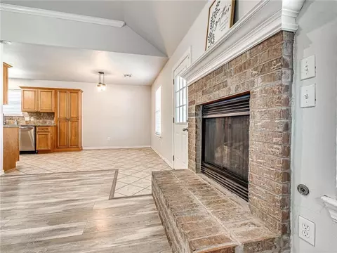 629 E Juniper Ln, Mustang, OK 73064 photo 8