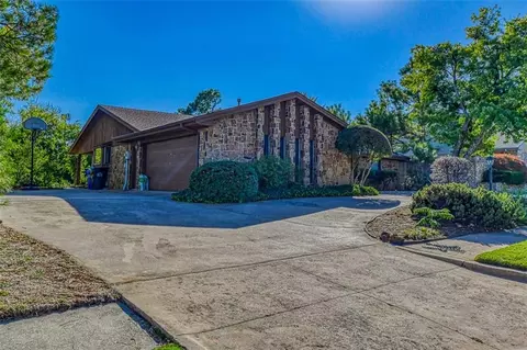 9 Rustic Hills St, Norman, OK 73072 photo 2