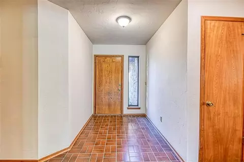 9 Rustic Hills St, Norman, OK 73072 photo 4