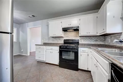 1425 Ridgeway Dr, Moore, OK 73160 photo 12