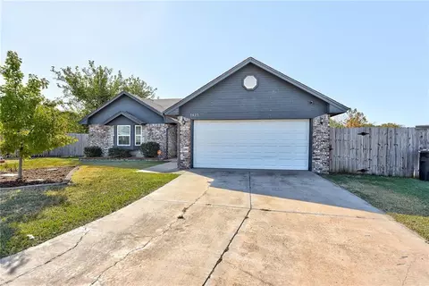 1425 Ridgeway Dr, Moore, OK 73160 photo 2