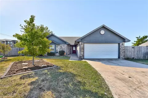1425 Ridgeway Dr, Moore, OK 73160 photo 1