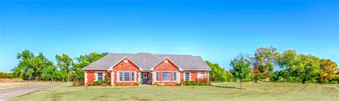 1928 Eagle Ln, Perry, OK 73077 photo 2