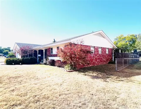 6939 E 18th St, Tulsa, OK 74112 photo 1