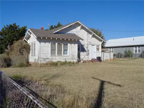 400 N Lee, Altus, OK 73521 photo 2