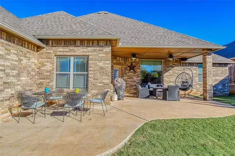 3228 SE 33rd St, Moore, OK 73165 photo 4