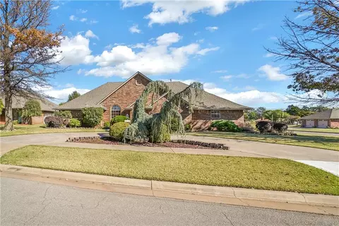 1200 Hickory St, Weatherford, OK 73096