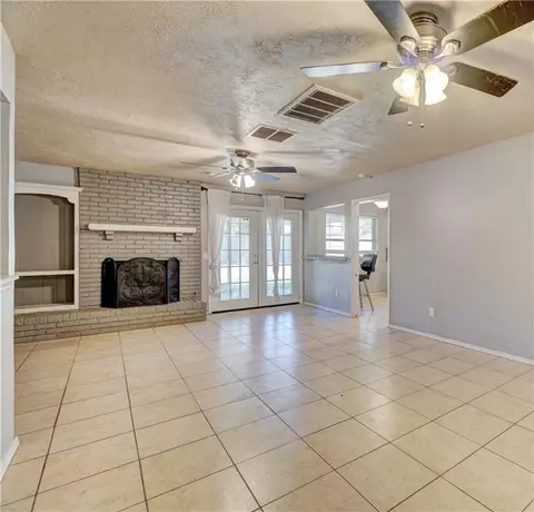 3801 N Bryan Ave, Bethany, OK 73008 photo 4