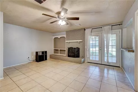 3801 N Bryan Ave, Bethany, OK 73008 photo 7