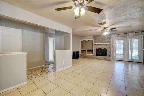 3801 N Bryan Ave, Bethany, OK 73008 photo 5