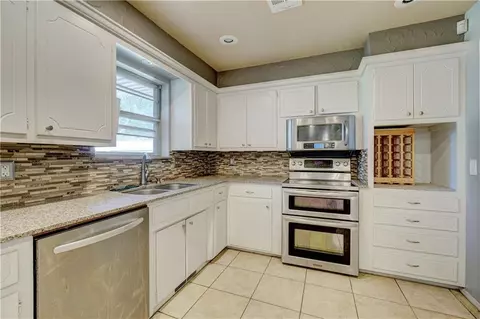 3801 N Bryan Ave, Bethany, OK 73008 photo 10