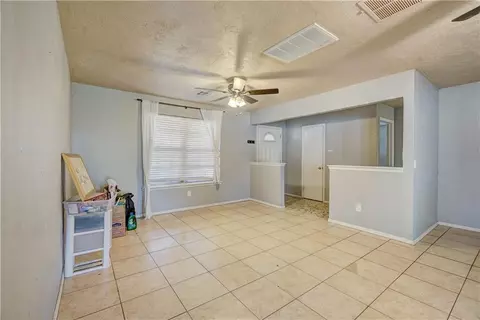 3801 N Bryan Ave, Bethany, OK 73008 photo 6