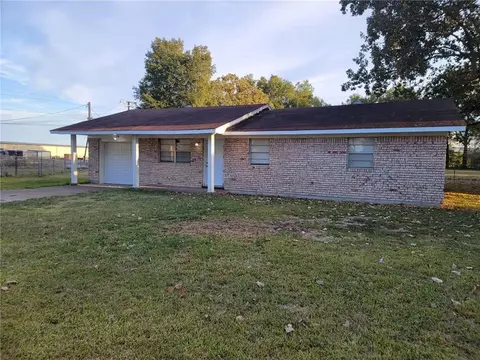 1602 S Delta Ct, Idabel, OK 74745 photo 1