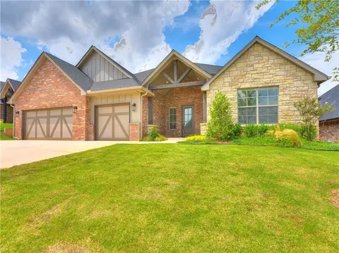 709 Fox Hollow Dr, Norman, OK 73069