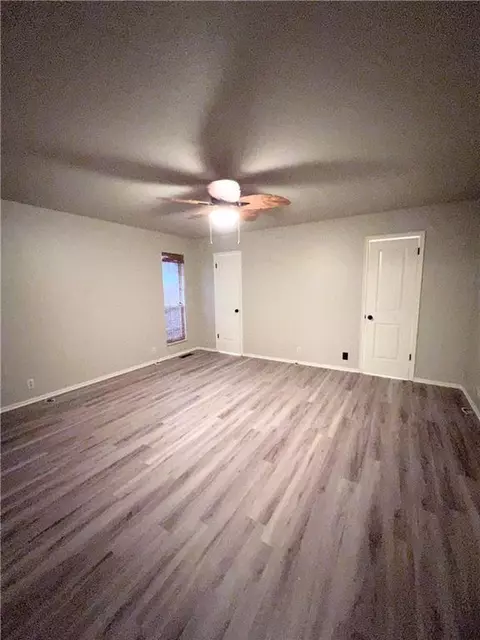 109 E Vail Dr, Yukon, OK 73099 photo 10