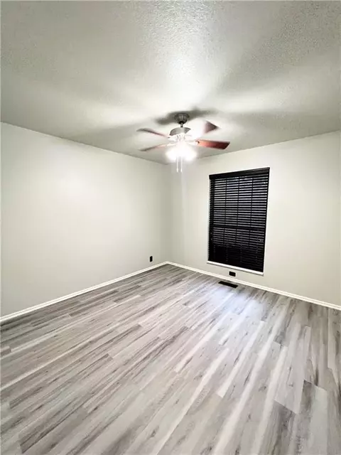 109 E Vail Dr, Yukon, OK 73099 photo 16