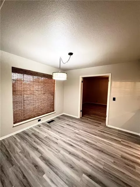 109 E Vail Dr, Yukon, OK 73099 photo 9