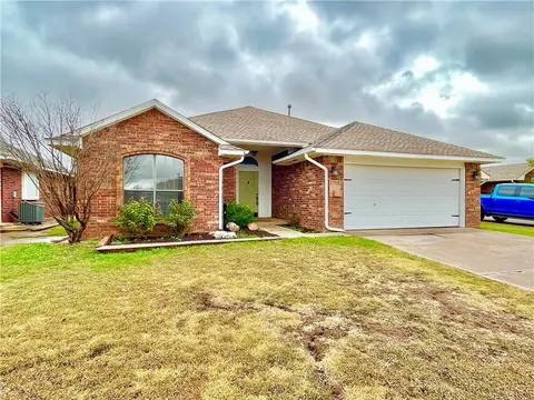 1712 SE 17th St, Moore, OK 73160