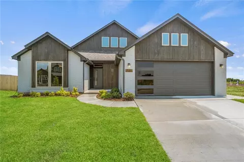 720 Caladium Dr, Yukon, OK 73099