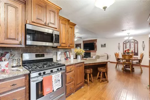 2008 E Fox Ln, Newcastle, OK 73065 photo 8