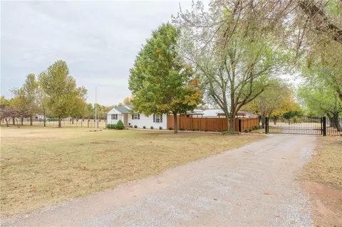 2008 E Fox Ln, Newcastle, OK 73065 photo 2